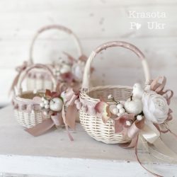 кошики дитячі з пудровим декором і пташкою