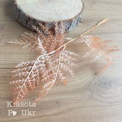 гілка туя для декору в помаранчевому кольорі