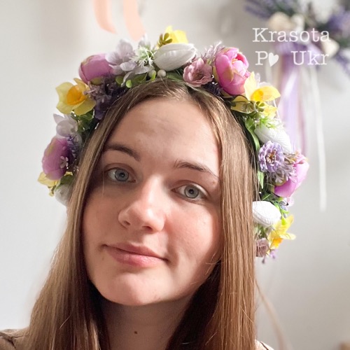 купити вінок з весняних квітів-піони, нарциси, тюльпани