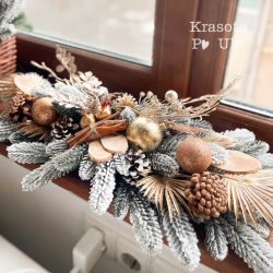 Гірлянда-композиція 65 см на литій хвої в золотих кольорах