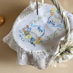 пасхальна серветка з вишивкою в патріотичних кольорах