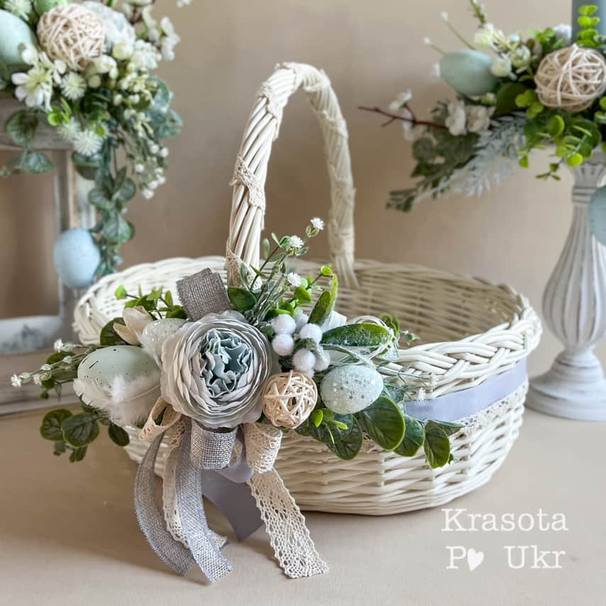 великий кошик з декором