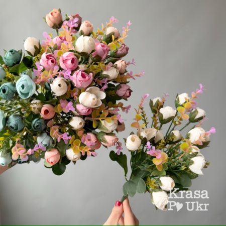 Букети малі квітів з тканини в різних кольорах