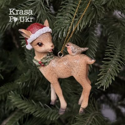 Ялинкова прикраса 9 см “Оленятко з пташкою” у червоній шапочці
