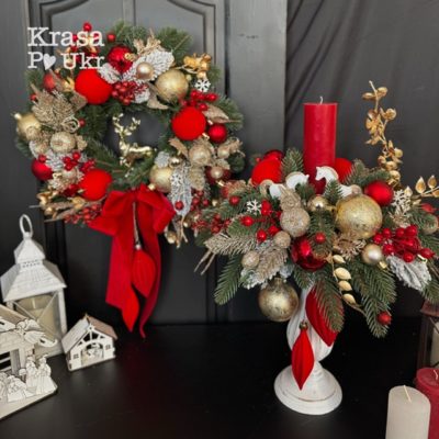 Різдвяний комплект декору з вінка та свічника у червоно-золотому дизайні з литої хвої, бархатними кулями та вінтажною основою — класичний святковий стиль для дому. Krasa Po Ukr