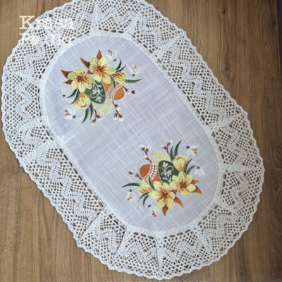 Білий лляний великодній рушник з вишивкою та мереживом 60×40 см для освячення паски. Krasa Po Ukr