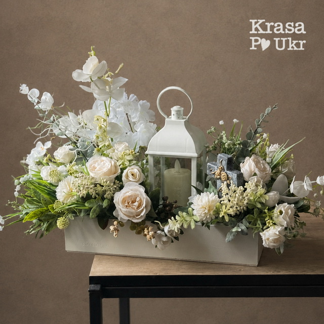 Ритуальна композиція 55*30 см з лед-ліхтарем або без, дизайн “світла памʼять” 1 Ритуальна композиція 55*30 см з лед-ліхтарем або без, дизайн “світла памʼять”