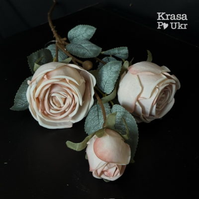 Гілка троянд з бутоном преміум класу - світло-пудрова (54 см)
