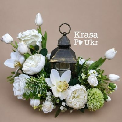 Композиція з ліхтарем