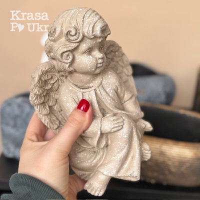 Статуетка «задумливий ангел» з бетону 19 см — бежева