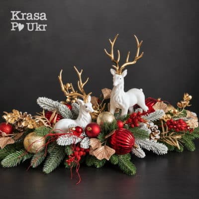 Композиція-гірлянда «Різдвяна класика» з оленями — дизайн “червоне та золото” (75 см)